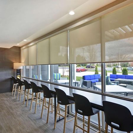 Home2 Suites By Hilton Grand Rapids North Уолкер Экстерьер фото