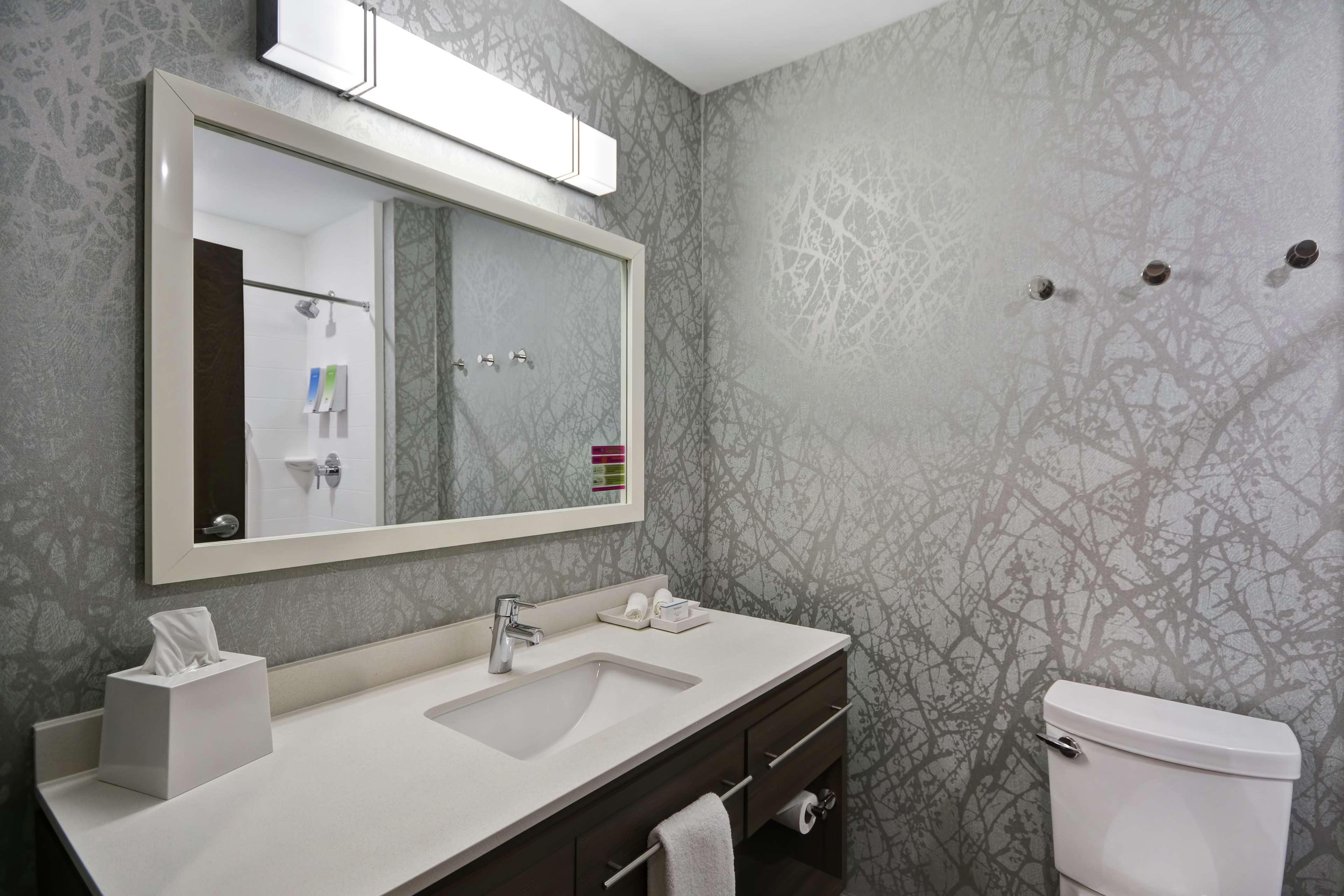 Home2 Suites By Hilton Grand Rapids North Уолкер Экстерьер фото
