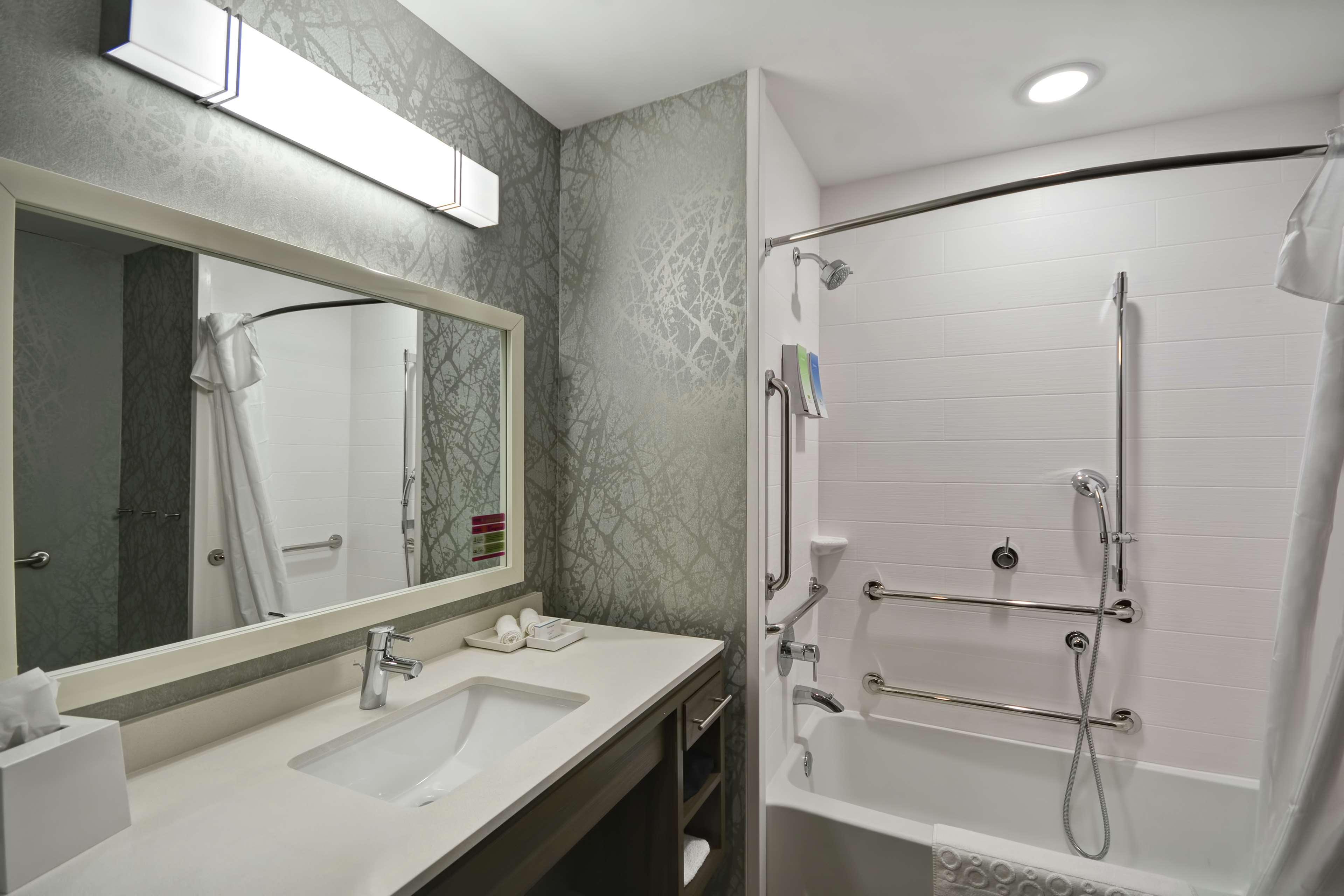 Home2 Suites By Hilton Grand Rapids North Уолкер Экстерьер фото