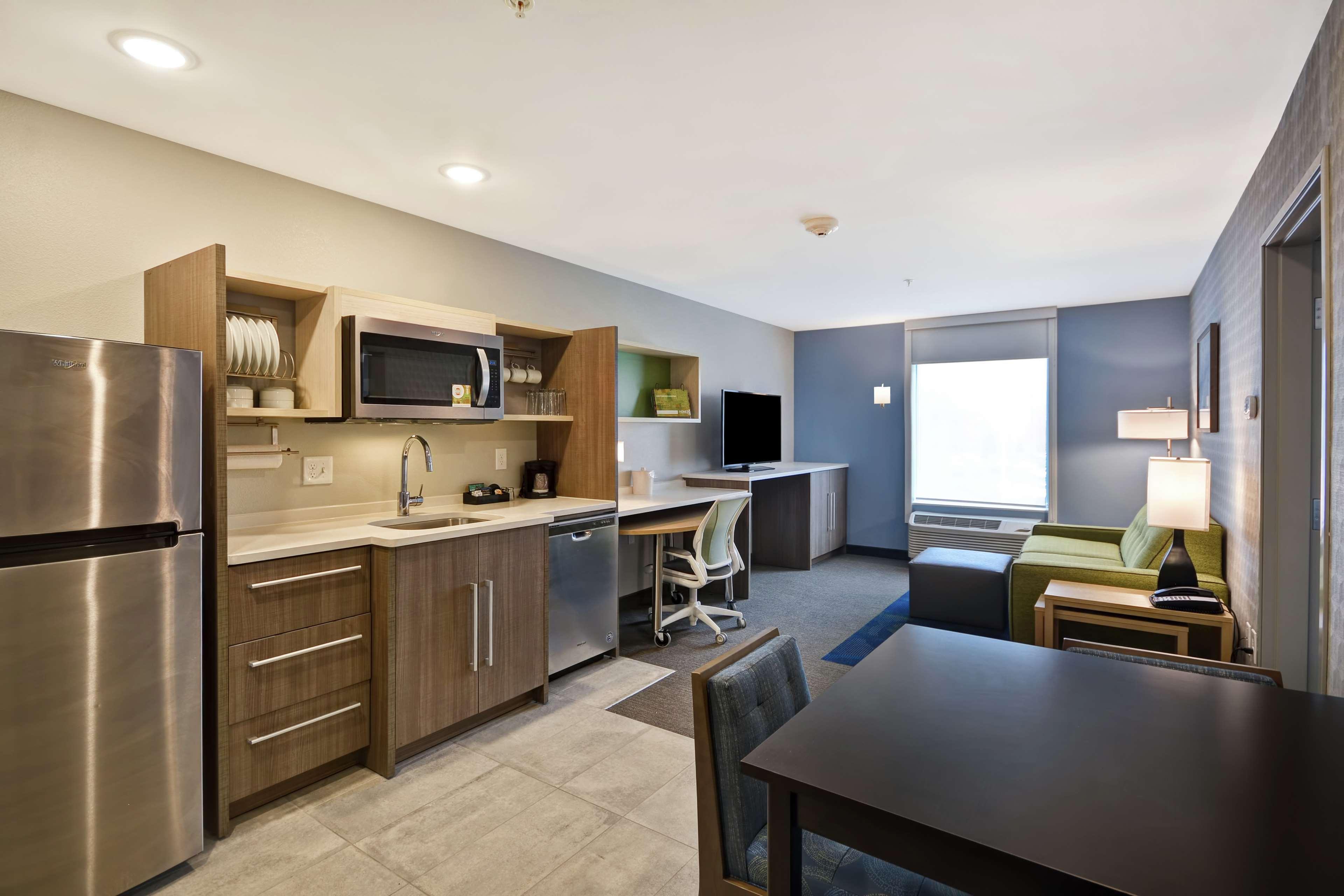 Home2 Suites By Hilton Grand Rapids North Уолкер Экстерьер фото