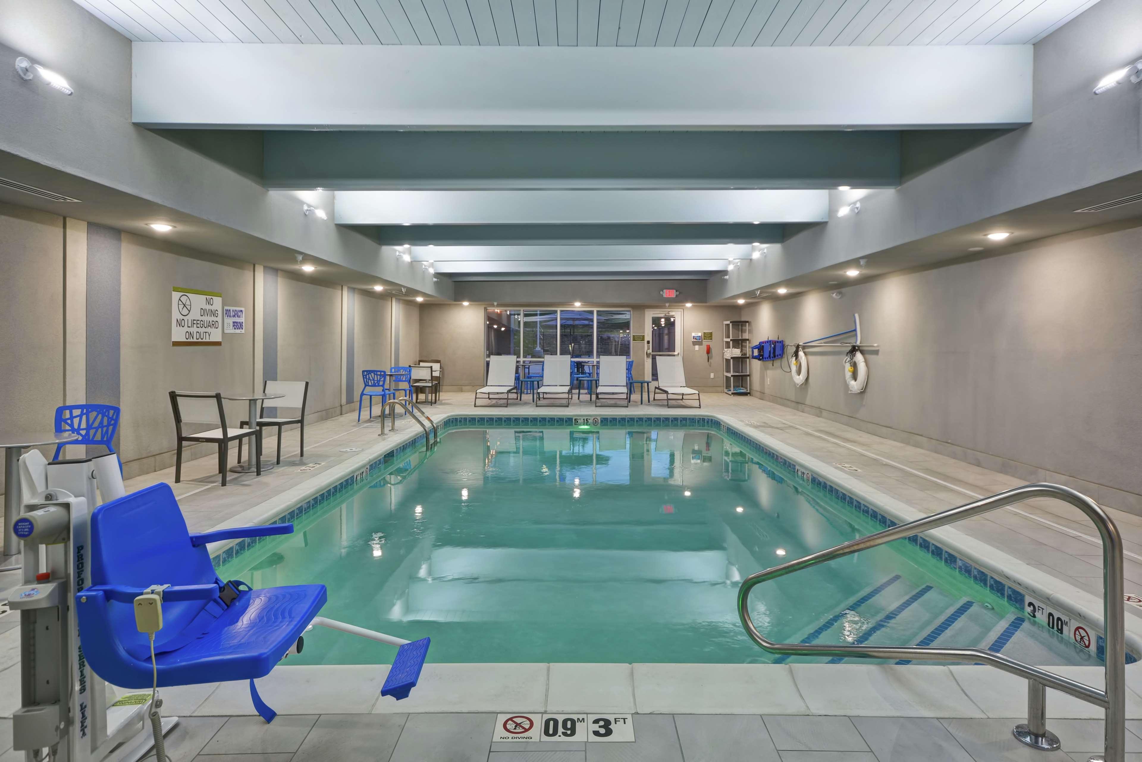 Home2 Suites By Hilton Grand Rapids North Уолкер Экстерьер фото