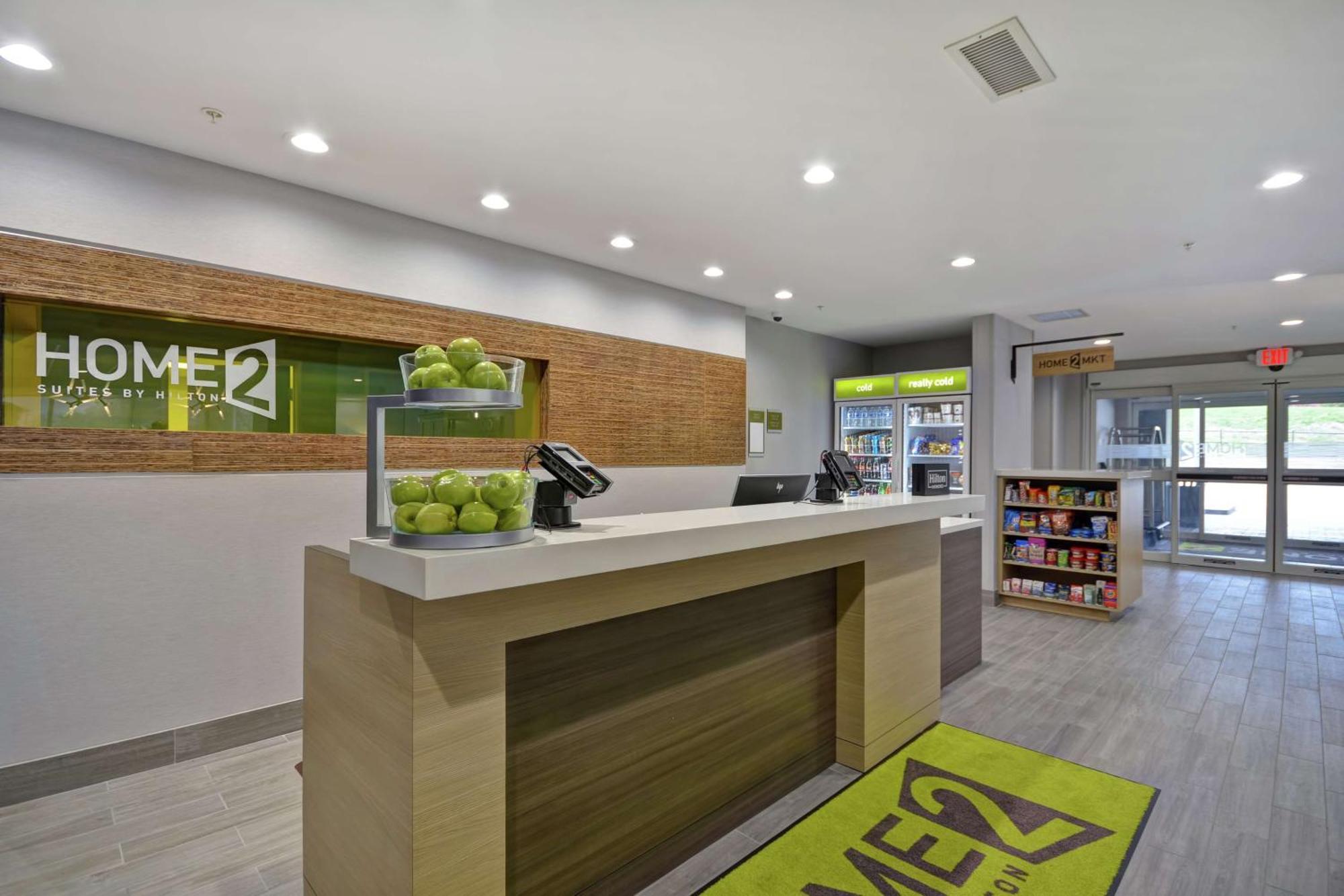 Home2 Suites By Hilton Grand Rapids North Уолкер Экстерьер фото