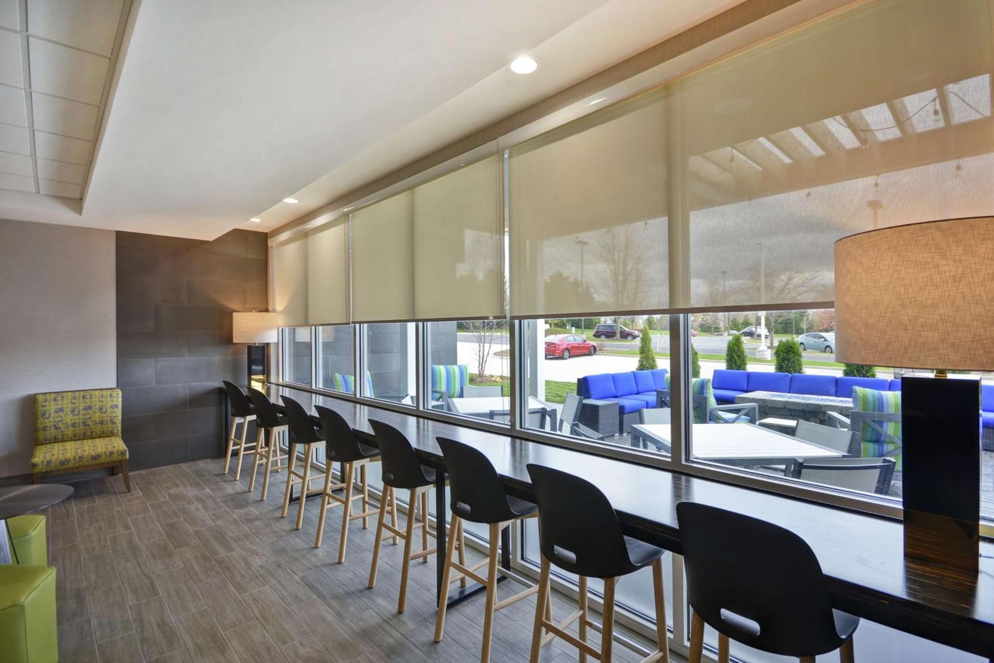 Home2 Suites By Hilton Grand Rapids North Уолкер Экстерьер фото