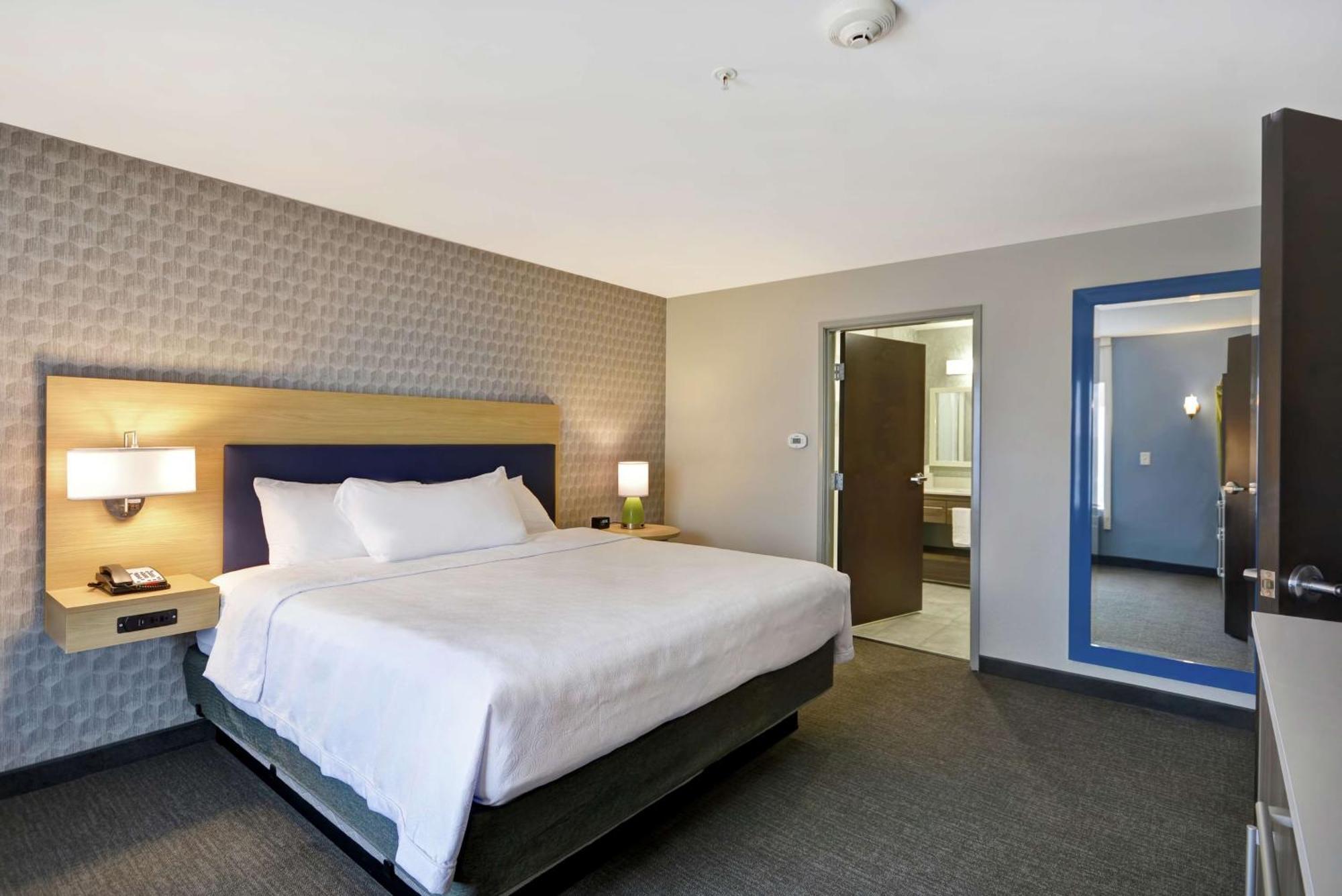 Home2 Suites By Hilton Grand Rapids North Уолкер Экстерьер фото