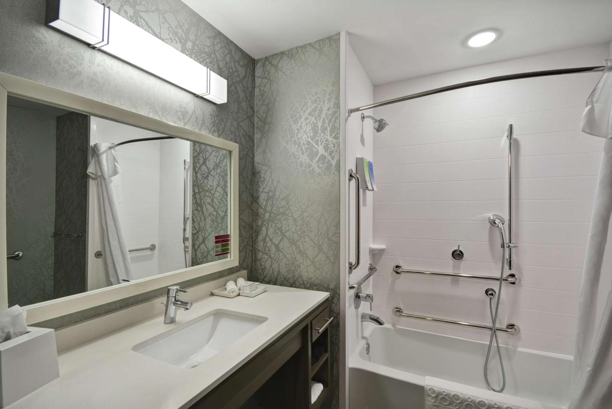 Home2 Suites By Hilton Grand Rapids North Уолкер Экстерьер фото