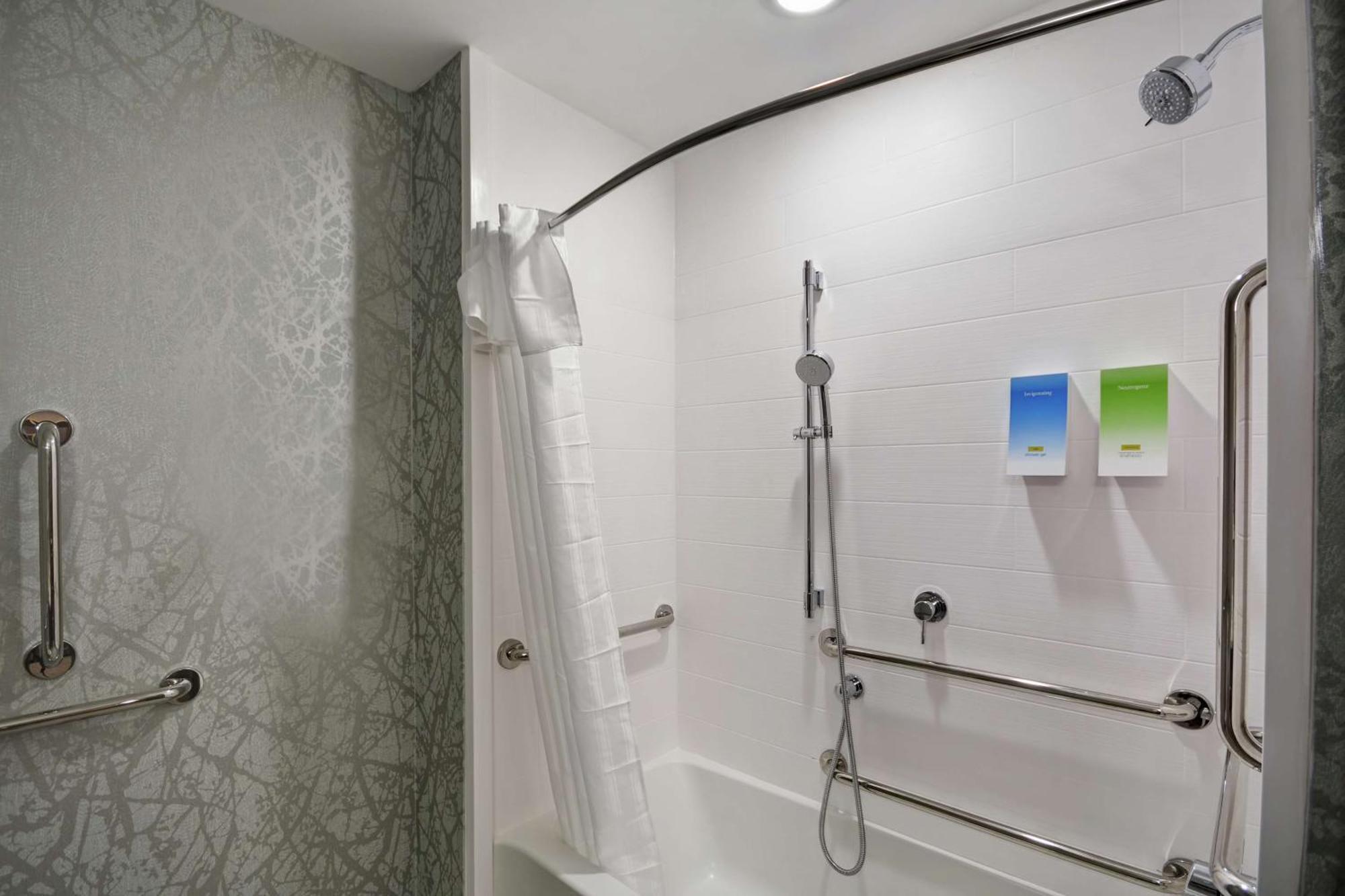 Home2 Suites By Hilton Grand Rapids North Уолкер Экстерьер фото